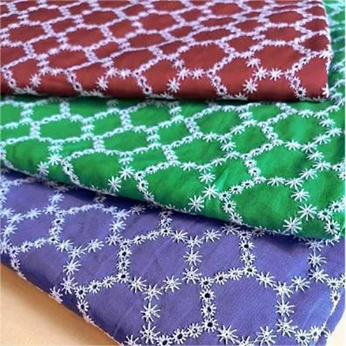 Kain perforated minangka pilihan sing paling apik kanggo sandhangan wanita