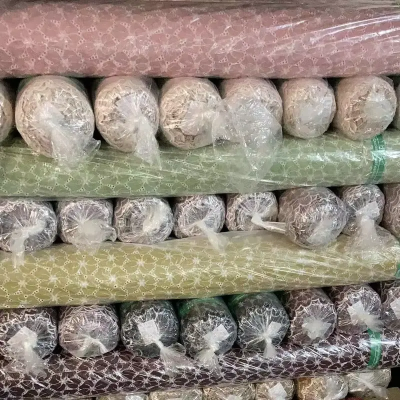 New Arrival 3d Flower Decorated 100 Cotton Embroidery Lace Fabric With Eyelet Holes For Women Shirt Clothing